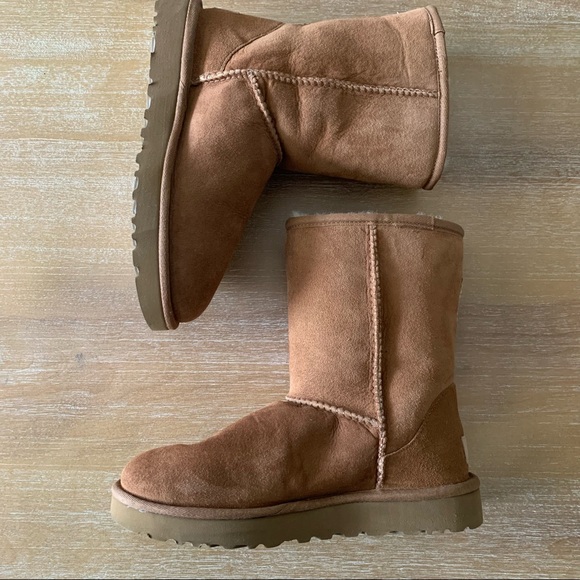 Ugg Australia Classic Brown Boots - Picture 6 of 13